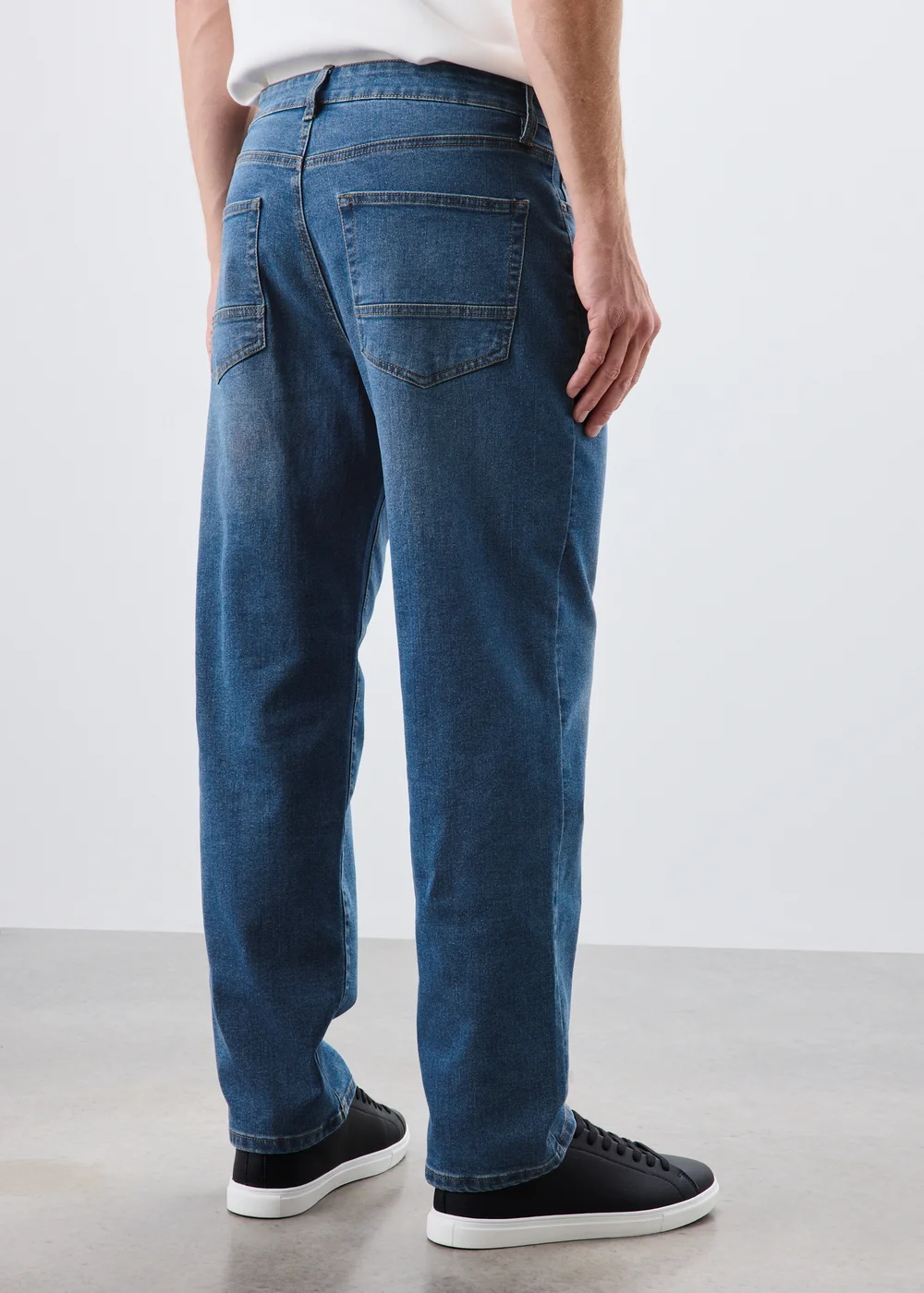Mid Wash Straight Leg Jeans - 30 R Image 2