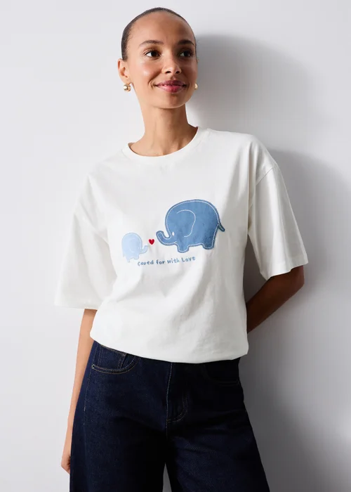 Alder Hey Adults White Graphic T-Shirt - XS Image 3