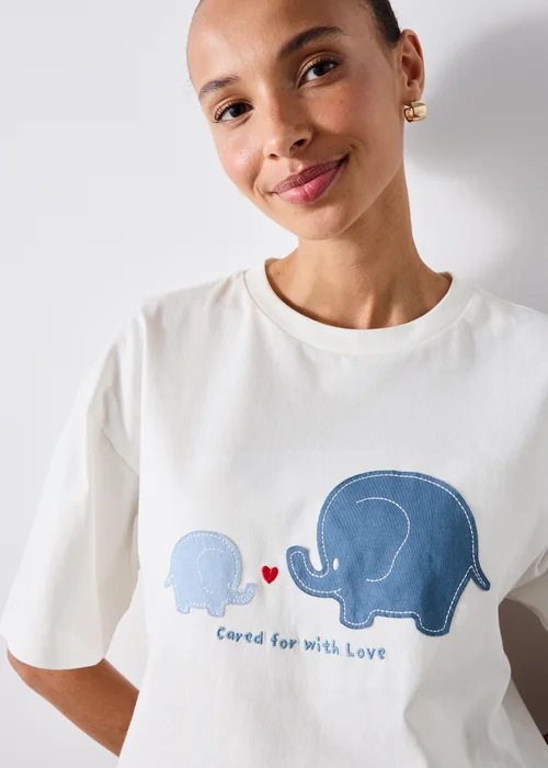 Alder Hey Adults White Graphic T-Shirt - XS Image 4
