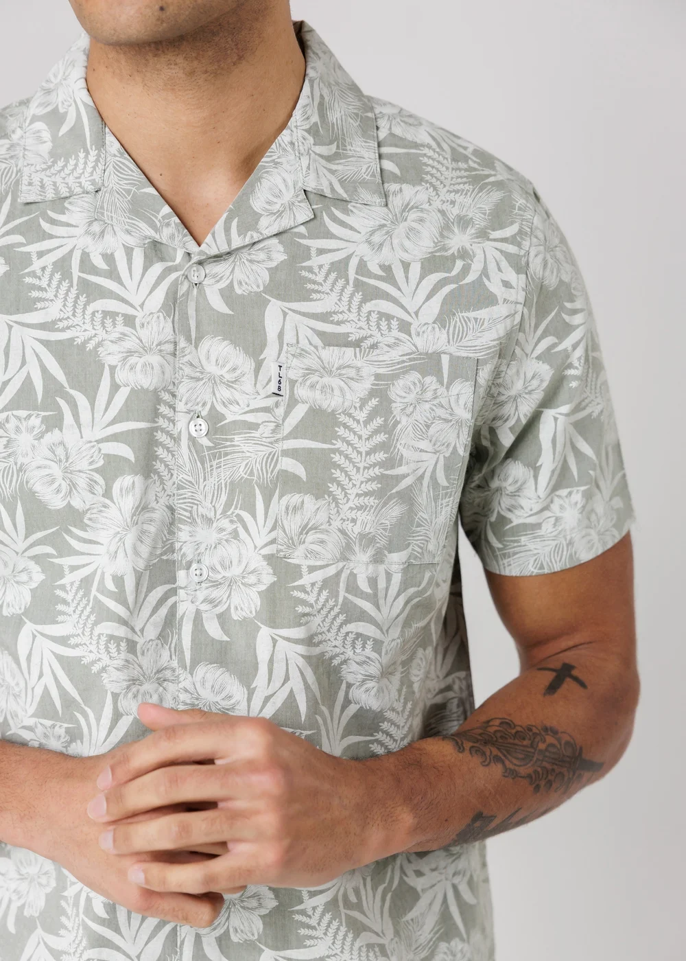 Tokyo Laundry Green Cotton Short Sleeve Button-Up Tropical Print Shirt - S Image 3