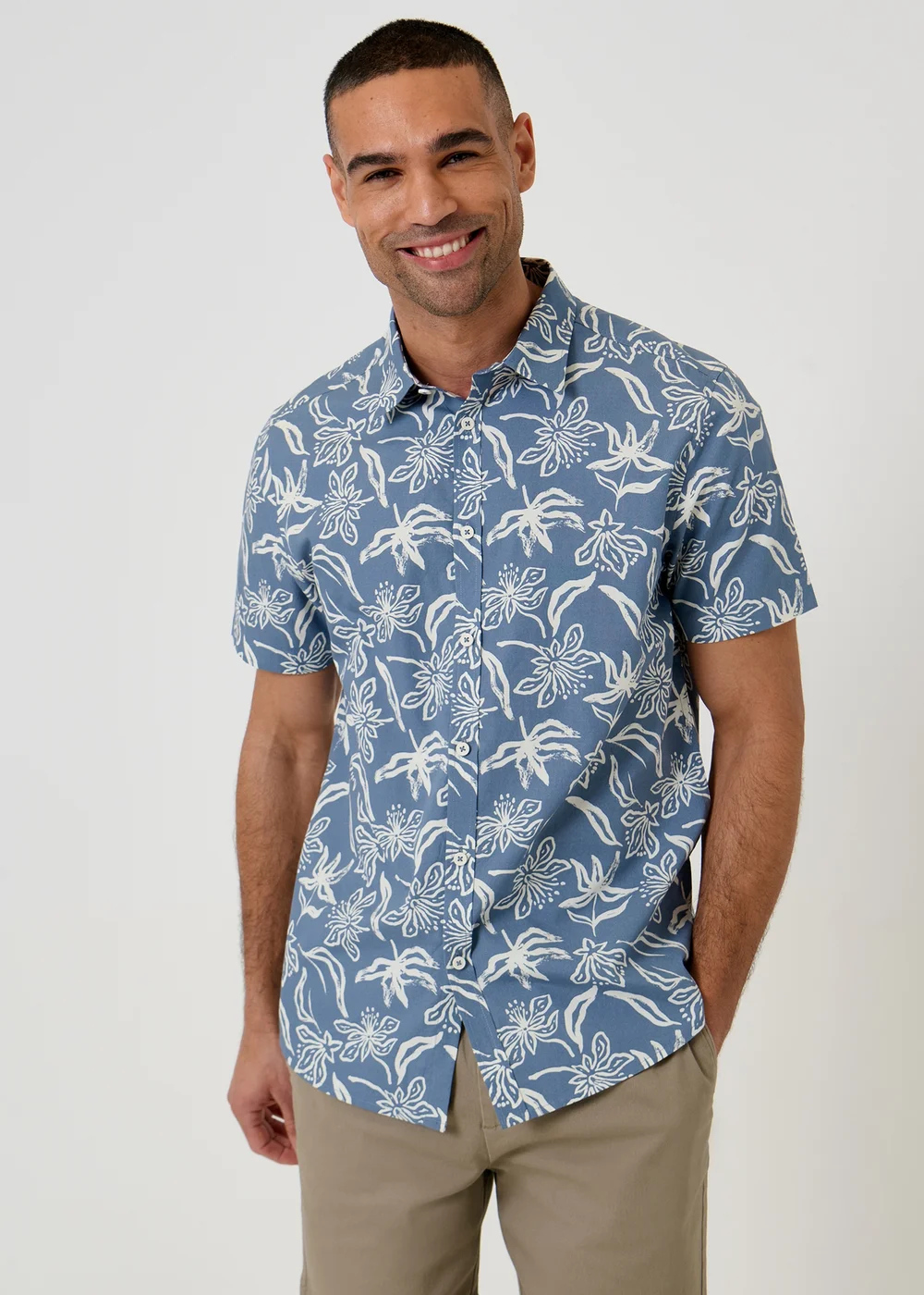 Threadbare Blue Tropical Print Cotton Short Sleeve Shirt - M Image 1