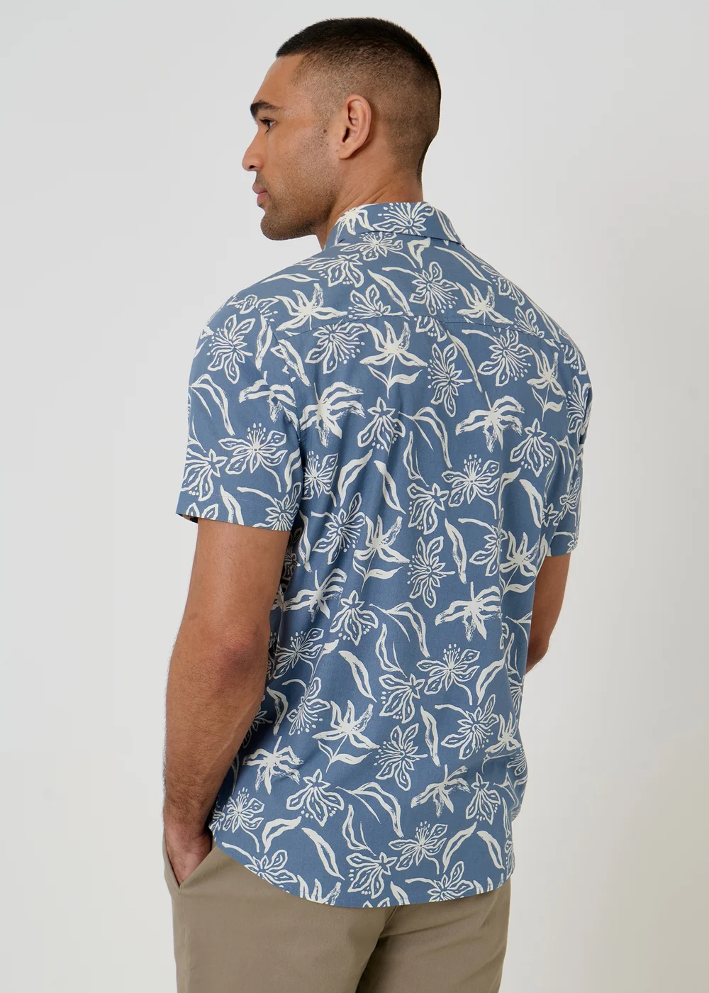 Threadbare Blue Tropical Print Cotton Short Sleeve Shirt - M Image 2