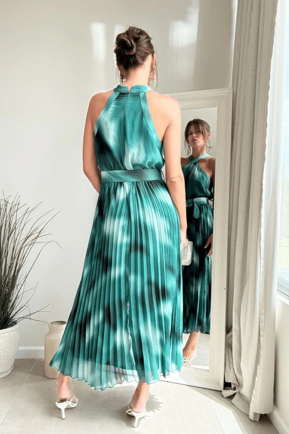 Style Cheat Green Floral Print Paige Halter Pleated Belted Dress - 12 Image 4
