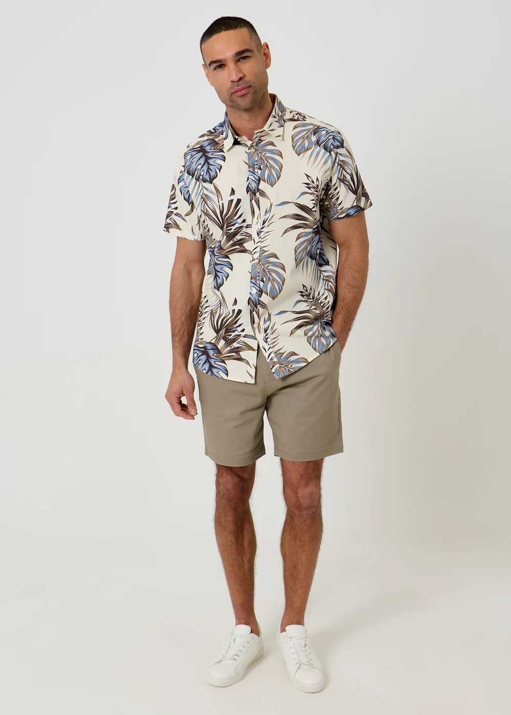 Threadbare Ecru Leaf Print Cotton Short Sleeve Shirt - M Image 3