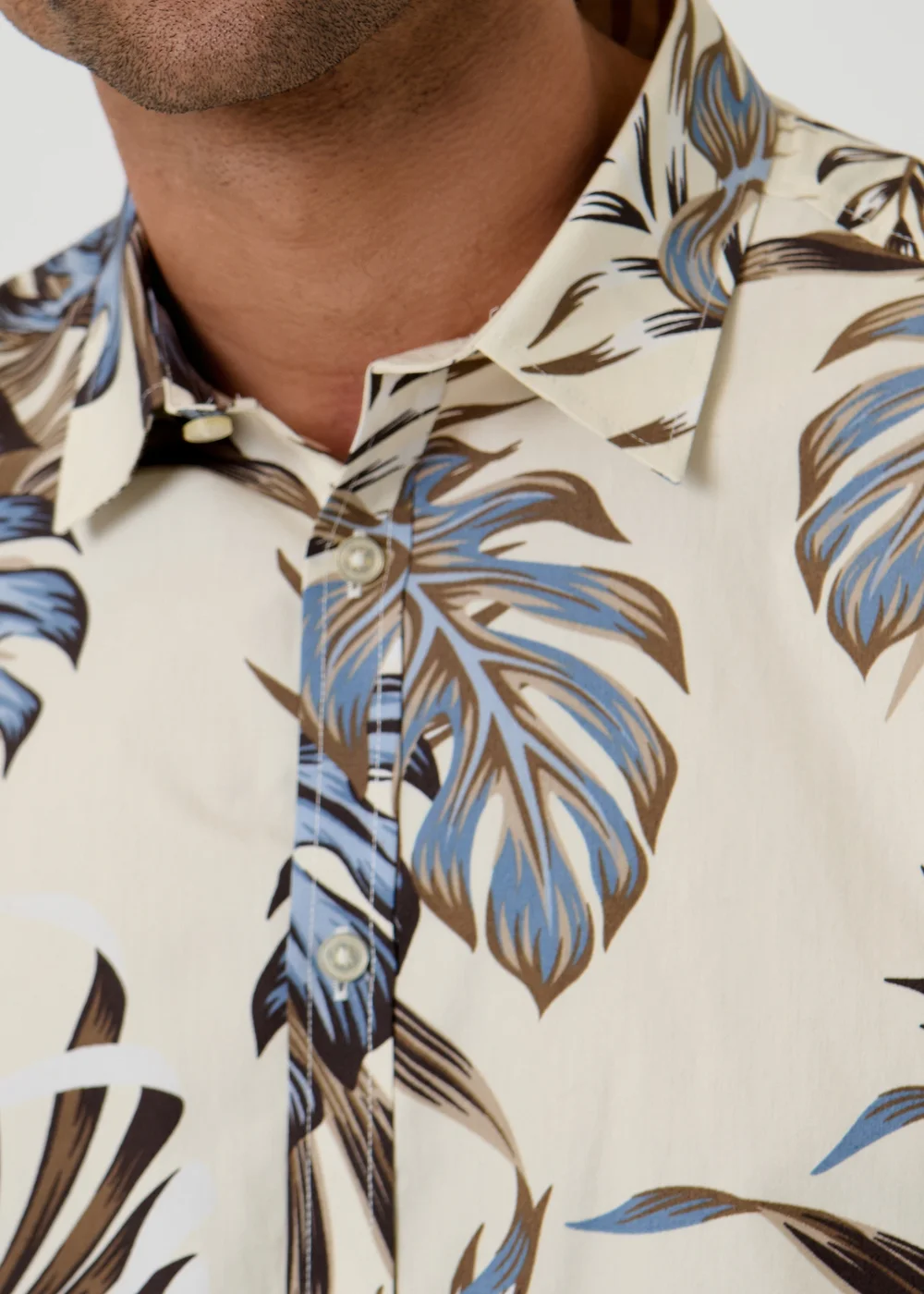 Threadbare Ecru Leaf Print Cotton Short Sleeve Shirt - M Image 5