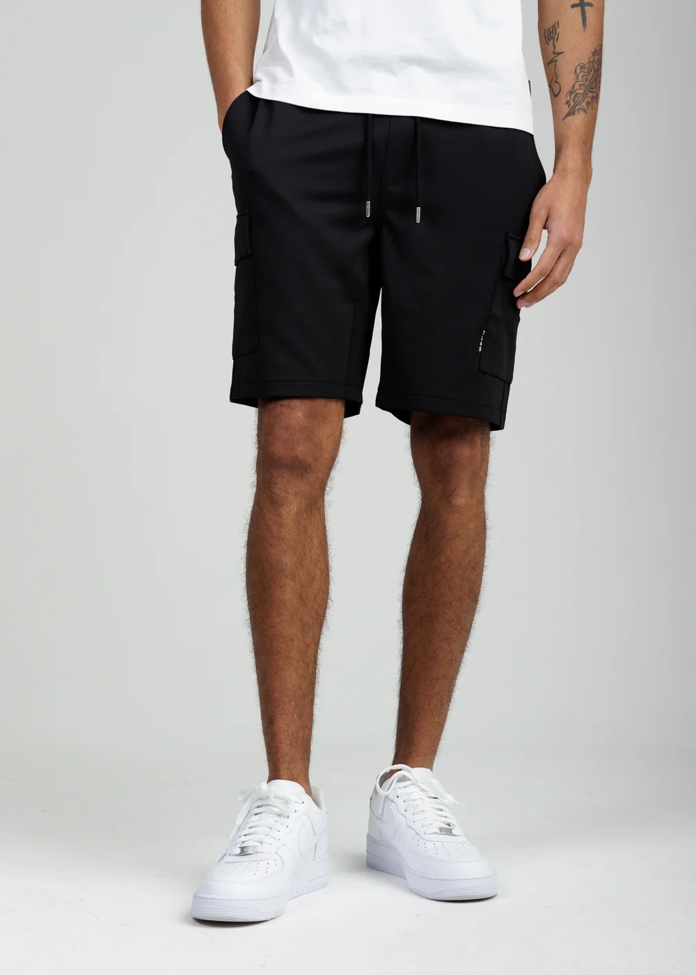 Tokyo Laundry Black Cargo-Style Shorts - L Image 1