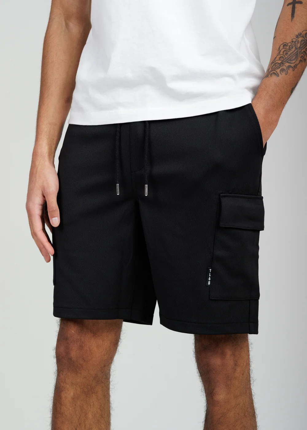Tokyo Laundry Black Cargo-Style Shorts - L Image 4