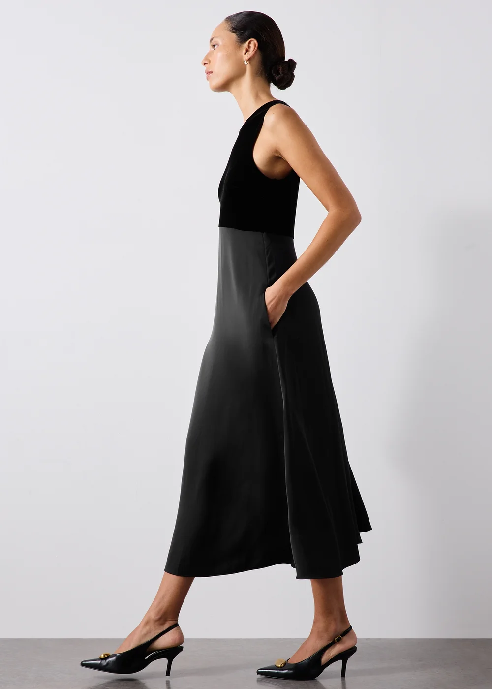 Black Satin Velvet Midaxi Dress - 8 Image 4