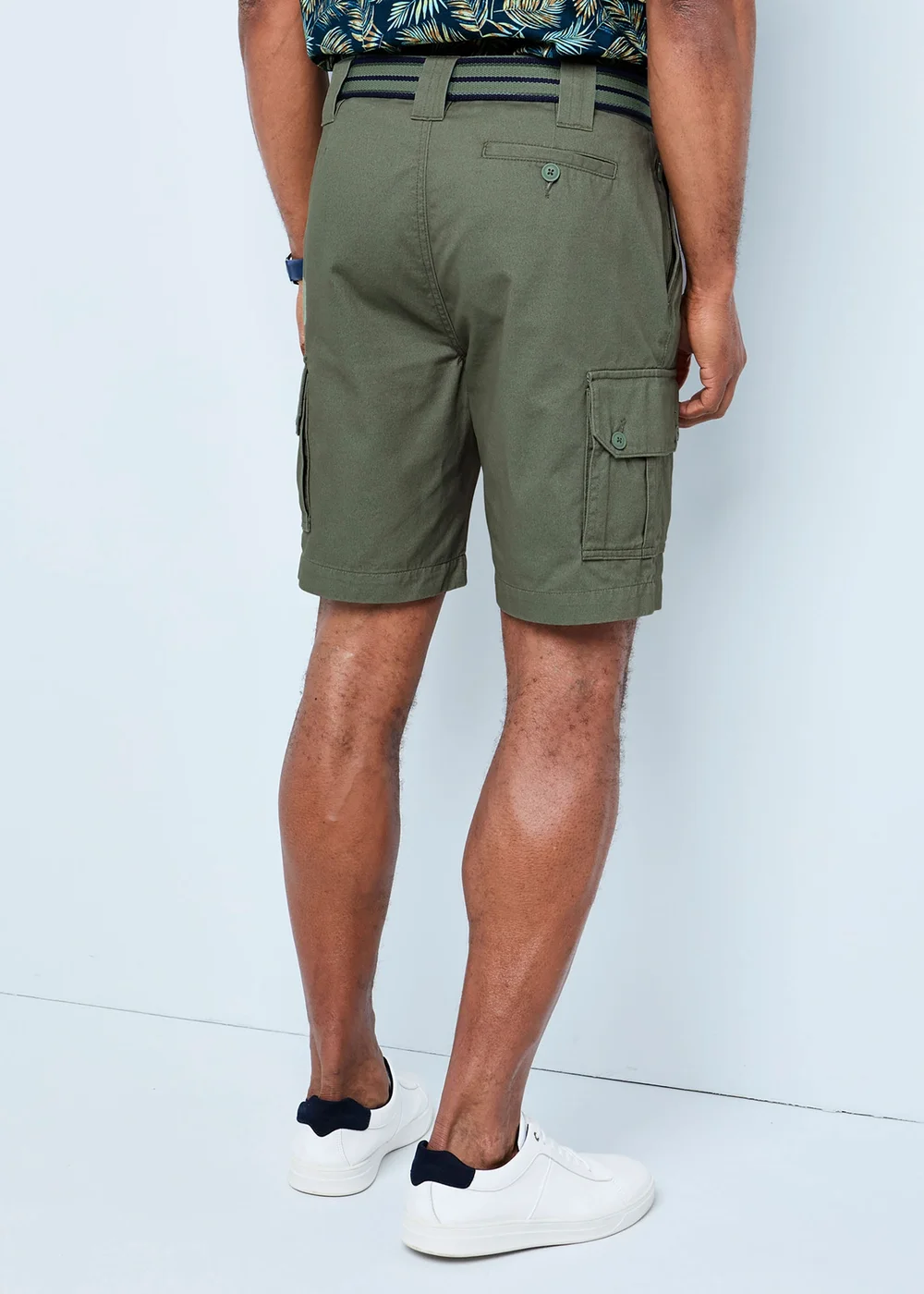 Cotton Traders Olive Guinness Cargo Shorts - 46 Image 3