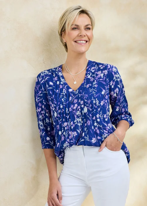 Cotton Traders Lapis 3/4 Sleeve V-Neck Printed Crinkle Top - 22 Image 1