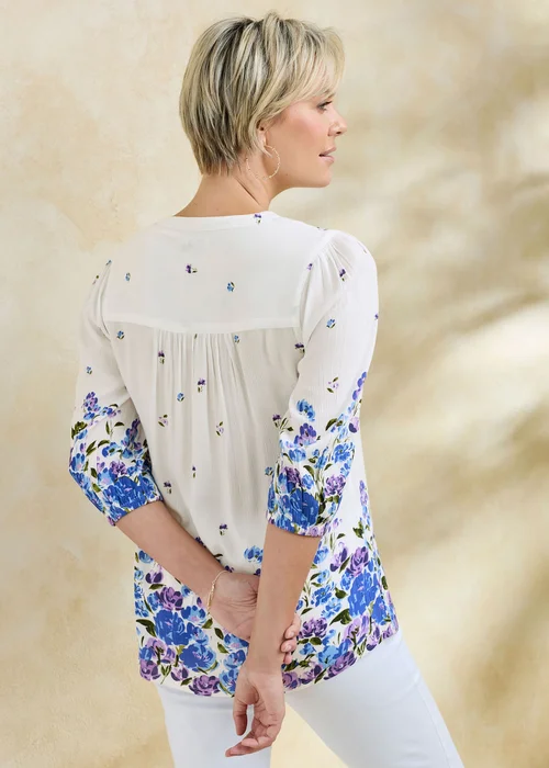 Cotton Traders Bluebell 3/4 Sleeve V-Neck Printed Crinkle Top - 12 Image 2