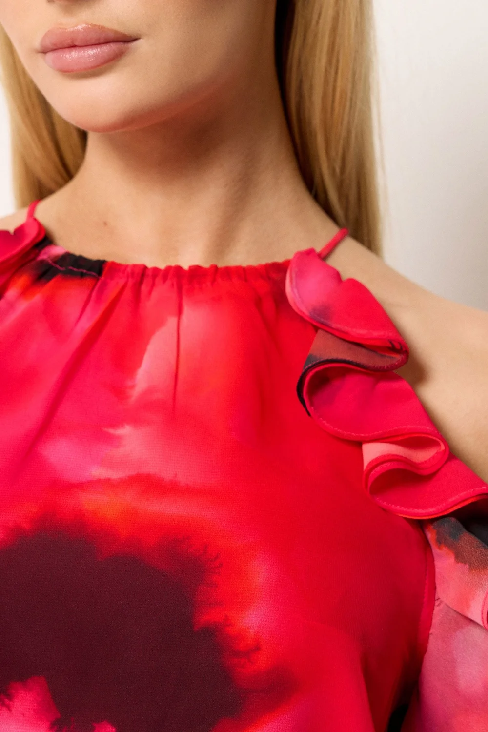 Star By Julien Macdonald Red Blurred Floral Cold Shoulder Top - 22 Image 4
