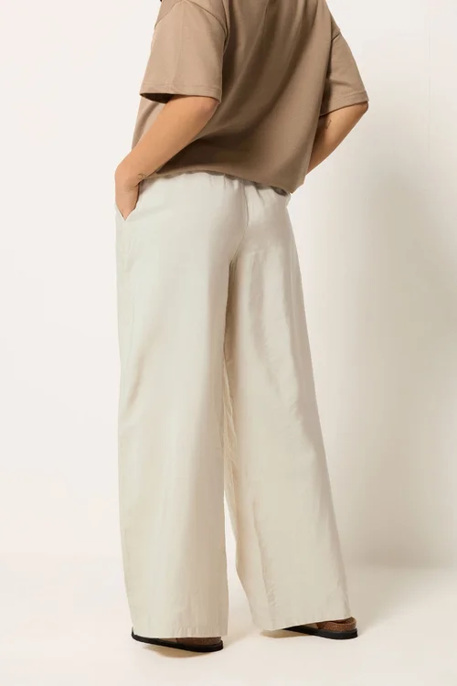 PixieGirl Petite Ivory White Beaded Wide Leg Trousers - 8/L27 Image 3