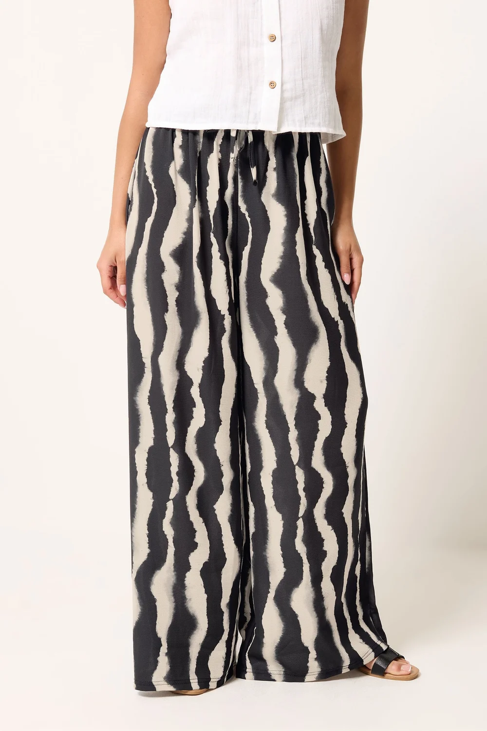 PixieGirl Petite Black Abstract Striped Wide Leg Trousers - 6/L27 Image 2