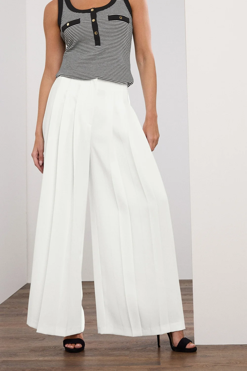 Star By Julien Macdonald White Pleated Wide Leg Trousers - 10 Image 2