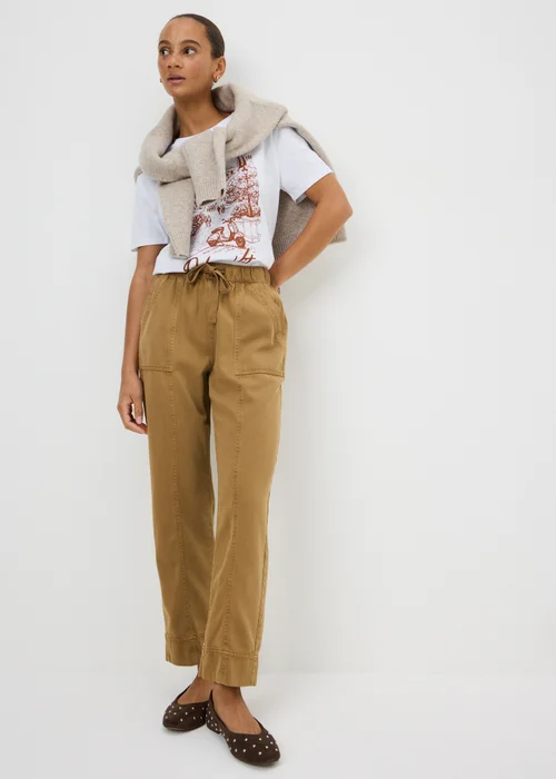 White Dolce Vita Graphic T-Shirt - XS Image 2