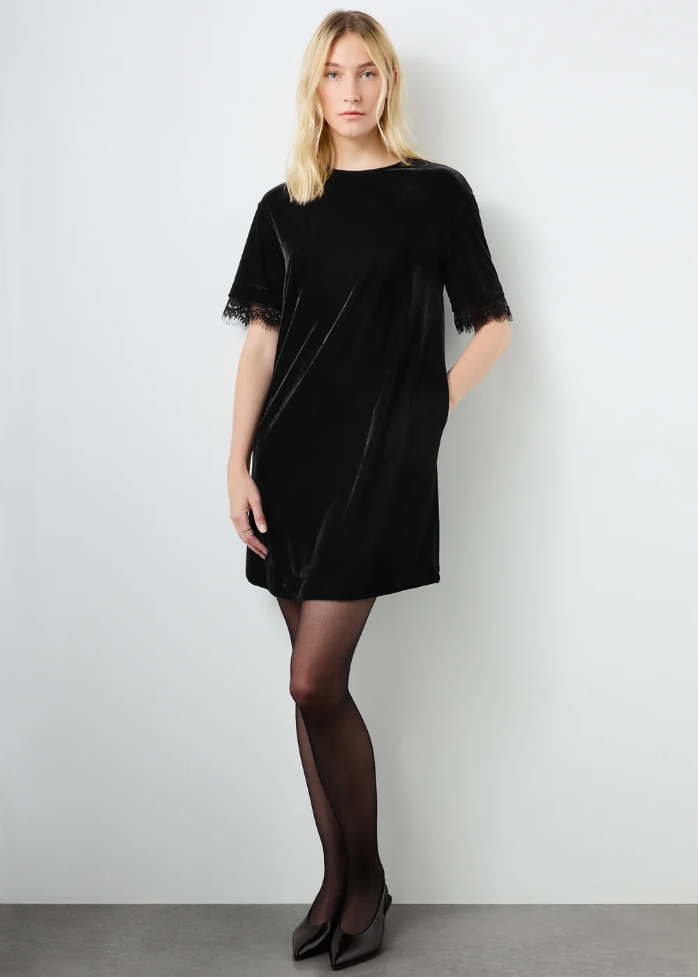 Black Velvet Lace Embellished Dress - 8 Image 4