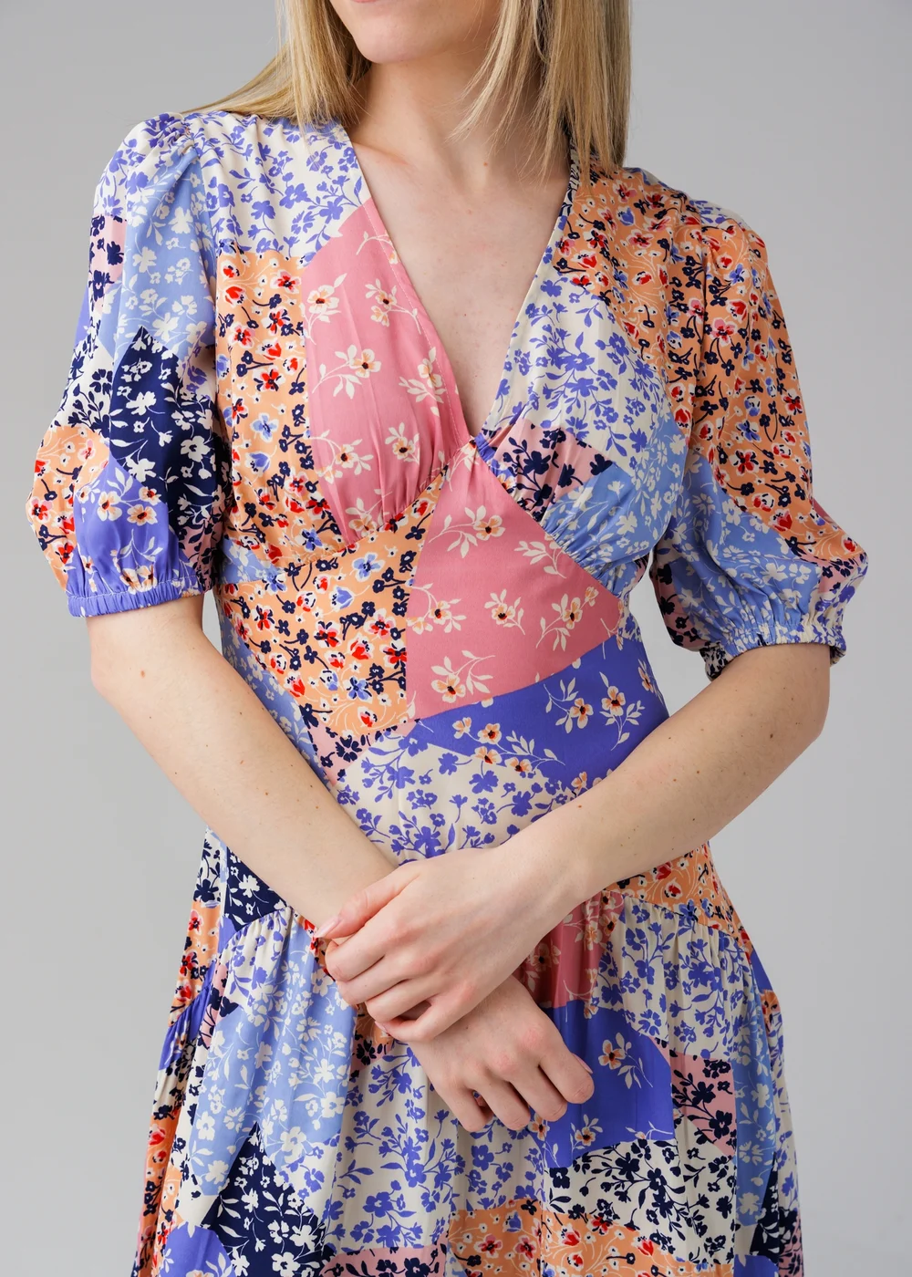 Influence Blue Long Sleeve Printed V-Neck Midi Dress - 12 Image 3