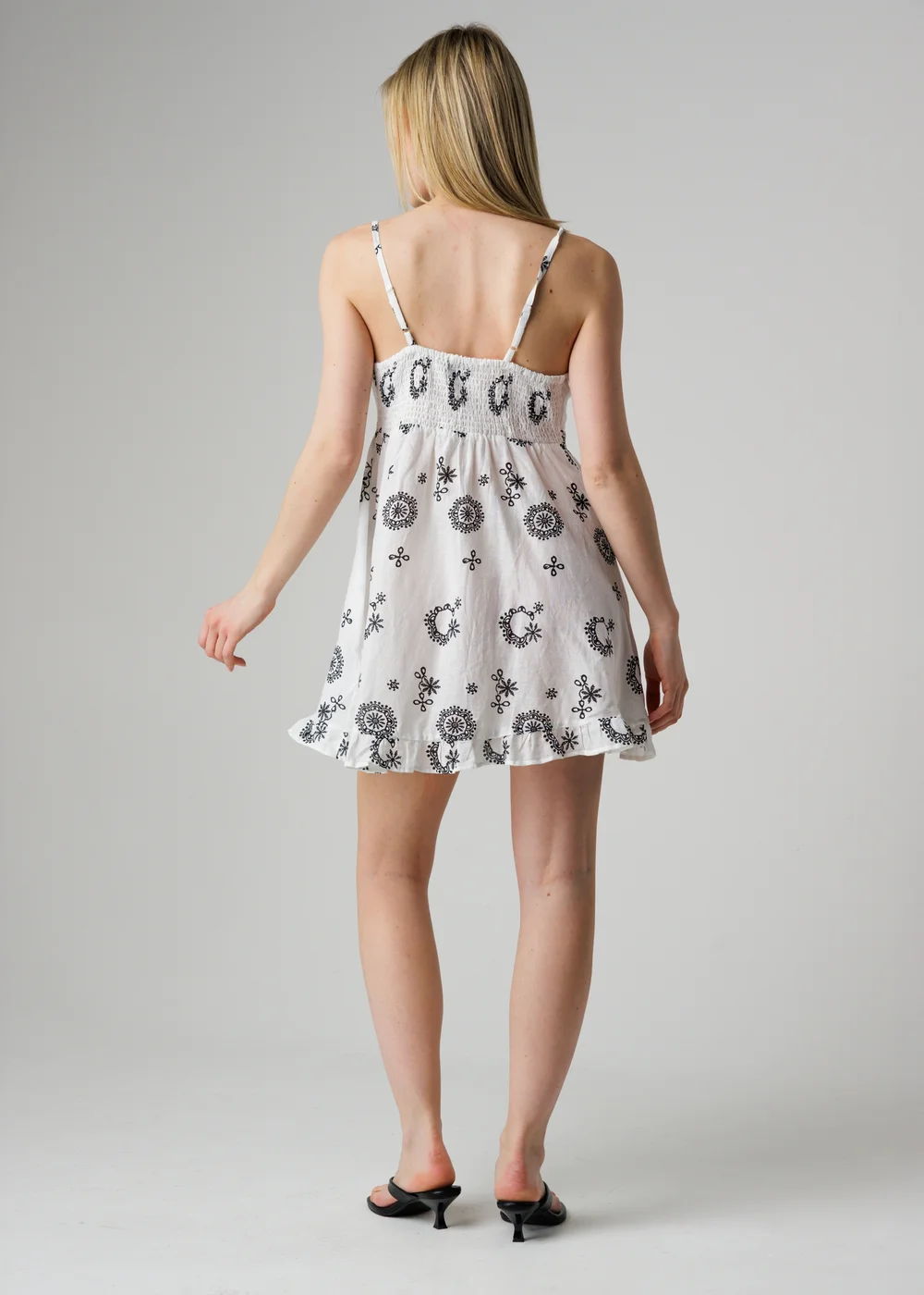 Wednesday’s Girl White Cotton Tie Front Ruffle Hem Cami Dress - M Image 2