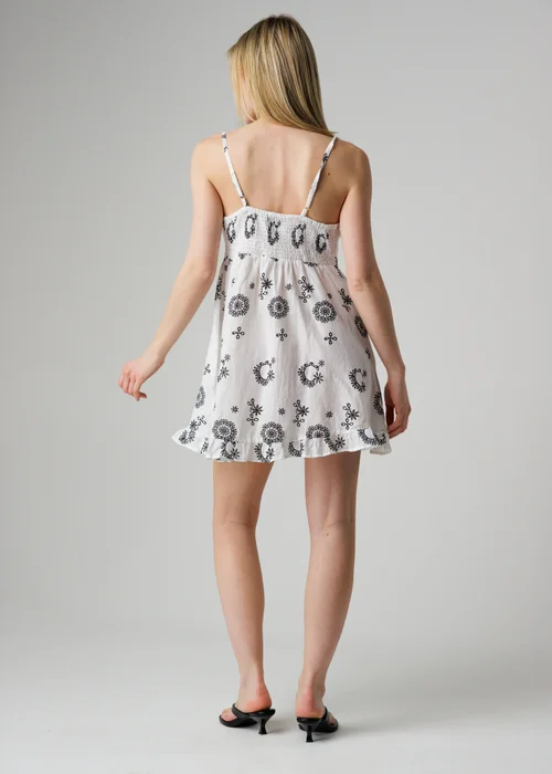 Wednesday’s Girl White Cotton Tie Front Ruffle Hem Cami Dress - M Image 2
