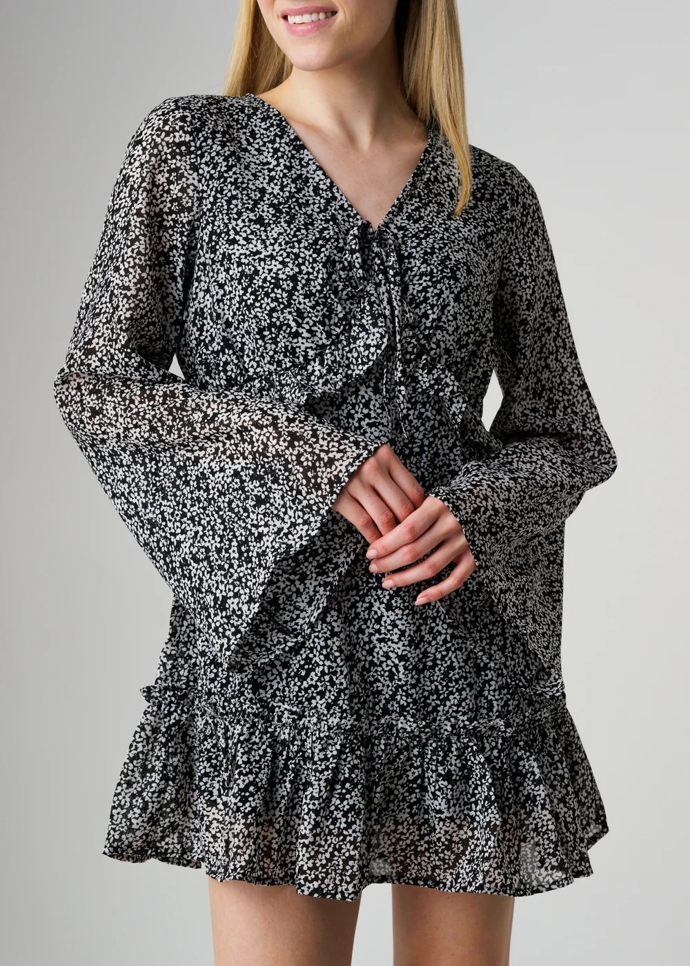 Wednesday’s Girl Black Floral V Neck Angel Sleeve Mini Dress - M Image 3