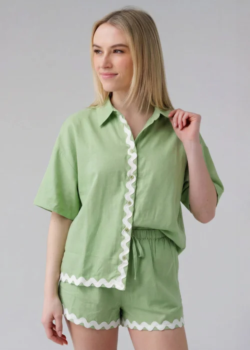 Wednesday's Girl Green Cotton Linen Zig Zag Hem Shorts - 14 Image 2