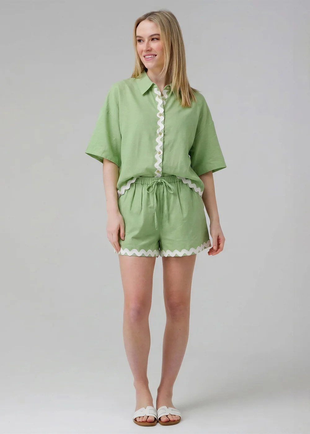 Wednesday's Girl Green Cotton Linen Zig Zag Hem Shirt - 8 Image 3