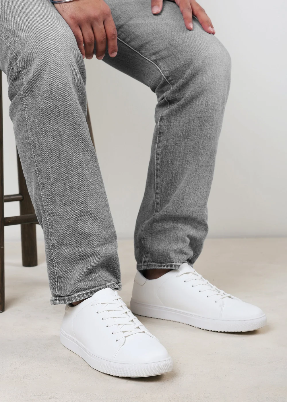 Where's That From Derek White Low Cut Lace Up Trainers - 7 Image 2