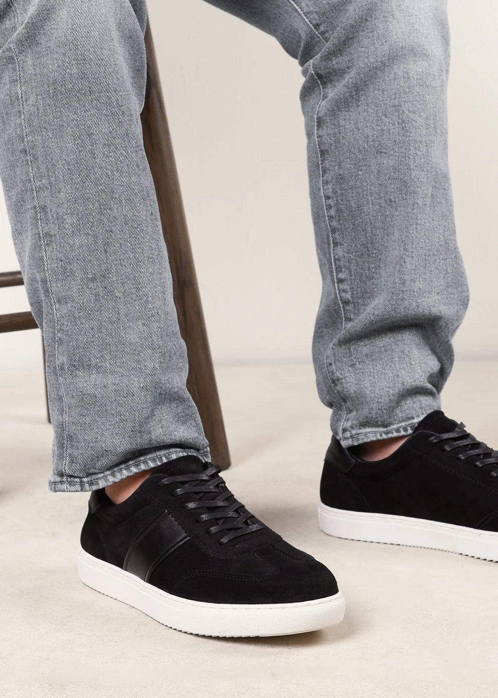 Where's That From Clark Black Low Cut Lace Up Trainers - 12 Image 6