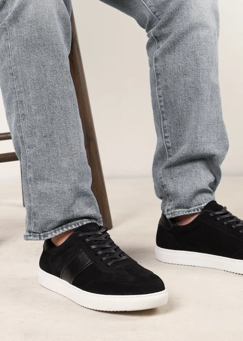 Where's That From Clark Black Low Cut Lace Up Trainers - 12 Image 6