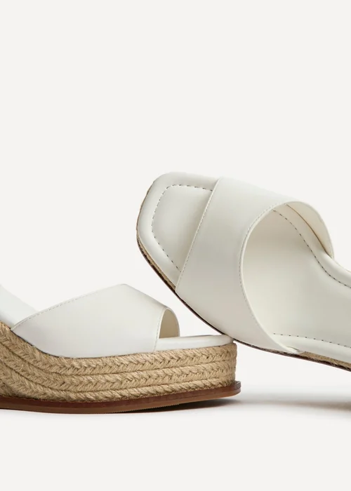 Linzi Scene White Wedge Sandals - Size 7 Image 5