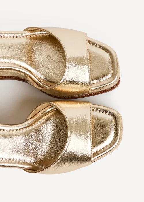 Linzi Scene Gold Wedge Sandals - Size 5 Image 5