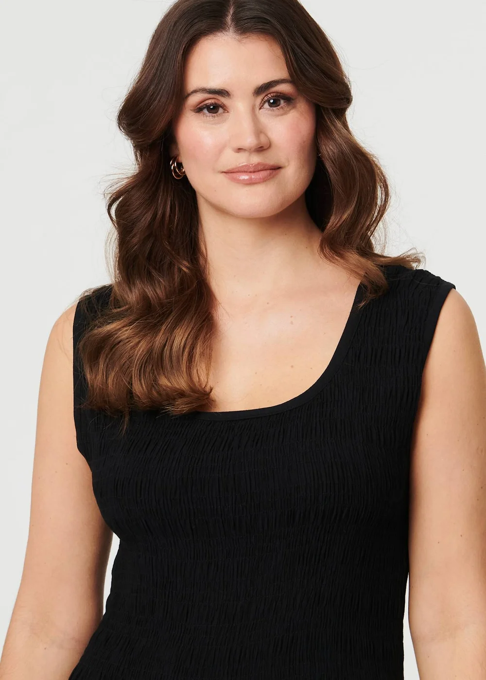 Izabel London Black Sleeveless Scoop Neck Shirred Midi Dress - 8 Image 4