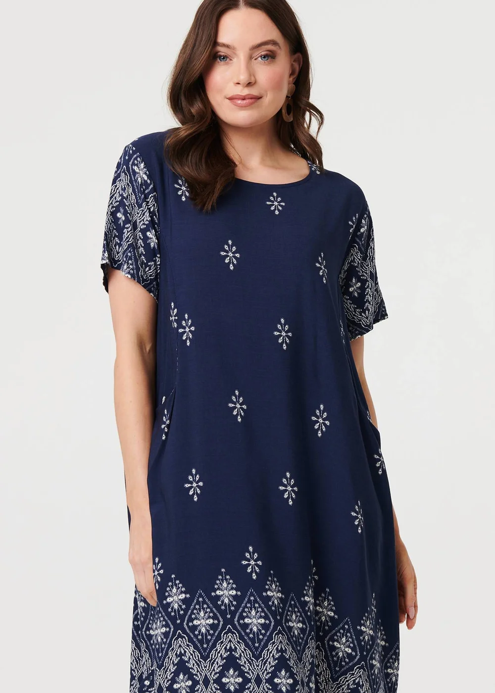 Izabel London Navy Border Print Shift Knee Length Dress - 8 Image 2