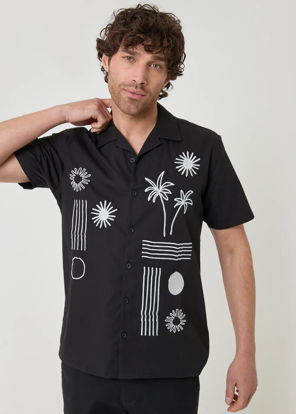 Threadbare Black Beach Embroidered Cotton Short Sleeve Shirt - M Image 1