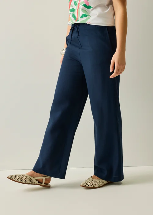Regatta Navy Talamanca Trouser - 18 Image 5