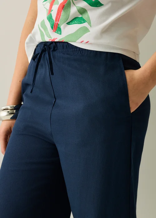 Regatta Navy Talamanca Trouser - 18 Image 4