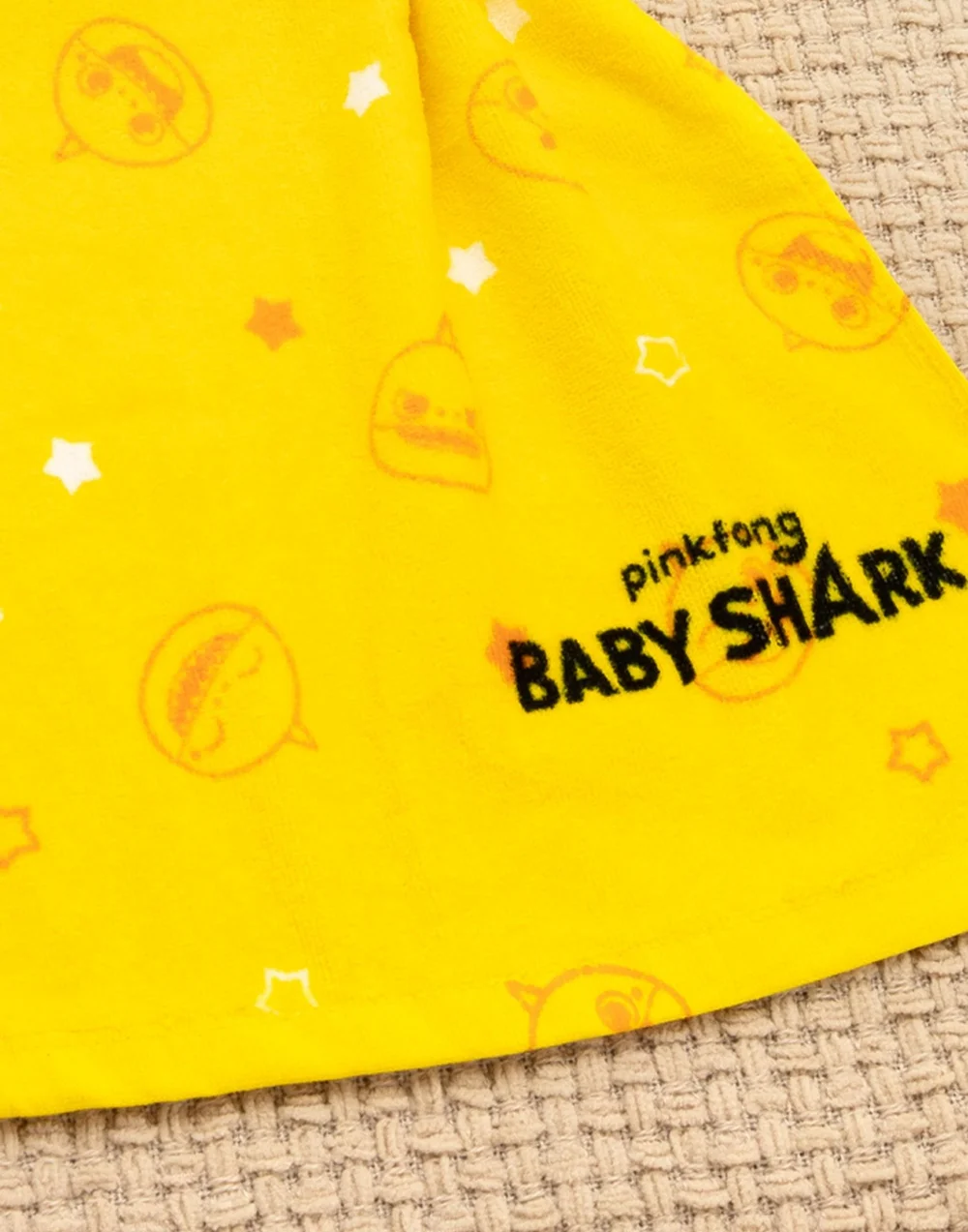 Vanilla Underground Baby Shark Unisex Kids Multicoloured Novelty Character 3D Hood Poncho Towel (One Size) - One Size Image 5