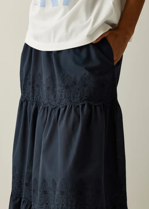 Regatta Navy Deiana Lightweight Skirt - 12 Image 4