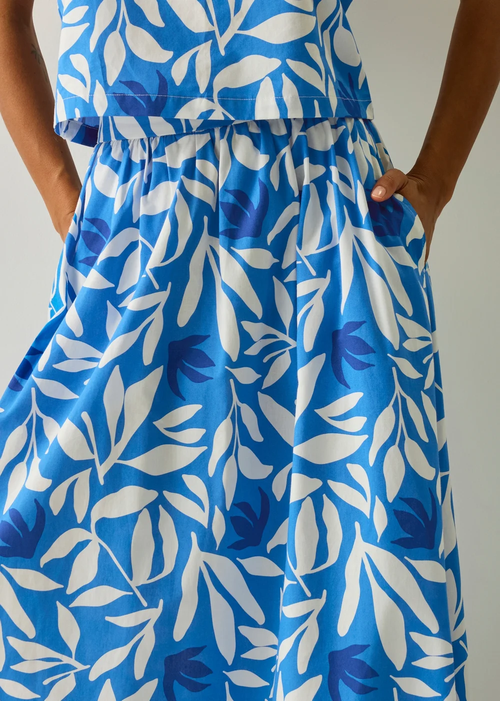 Regatta Sonic Blue Tropic Leaves Galdana Skirt - 16 Image 5