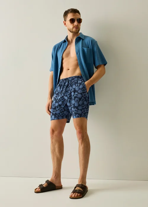 Regatta Airbrushed Pineapple Navy Paraiso Lightweight Shorts - L Image 3
