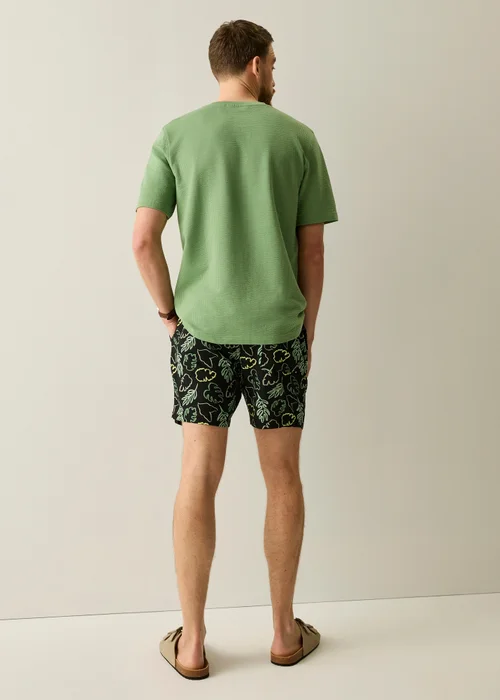 Regatta Black Paraiso Lightweight Shorts - L Image 3