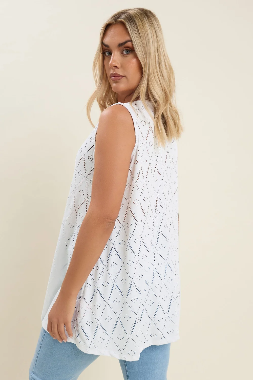 Yours Curve White Broderie Anglaise Pleated Vest Top - 14 Image 3