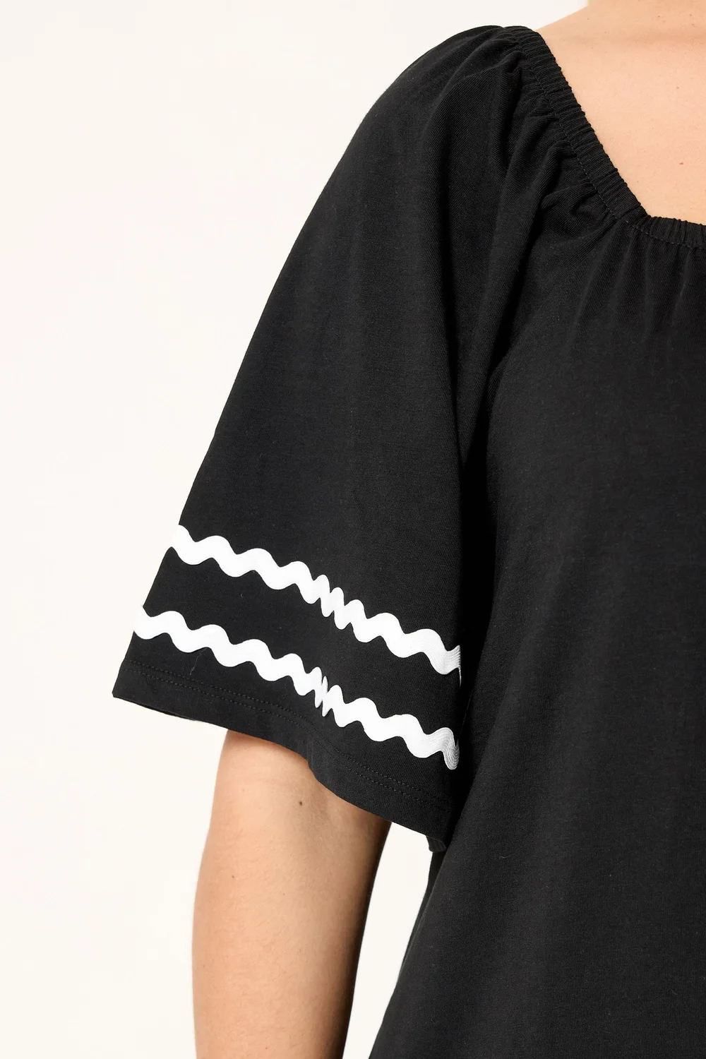 Yours Curve Black Contrast Trim Square Neck T-Shirt - 14 Image 4