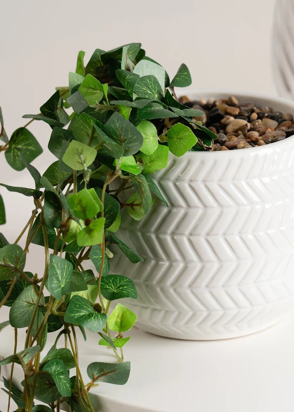 Scottish Everlastings String of Hearts in Ceramic Pot 60cm - One Size Image 2