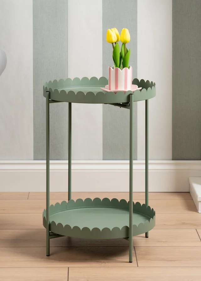 Scottish Everlastings Green Round Scallop Table