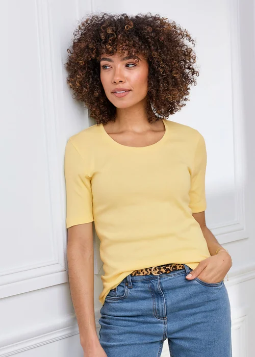 Cotton Traders Pale Yellow Wrinkle Free Short Sleeve Scoop Neck Top - 20 Image 2