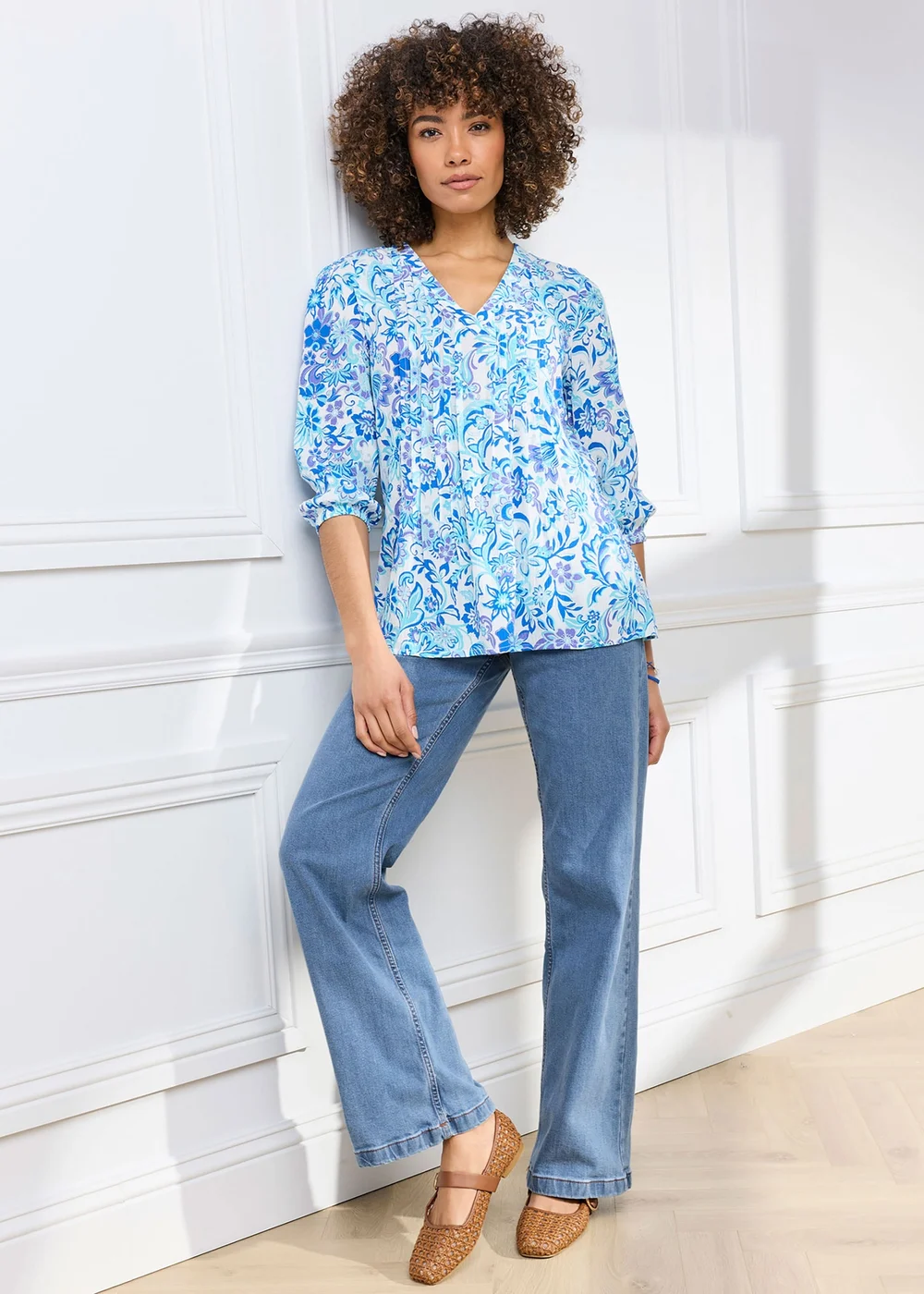 Cotton Traders French Blue 3/4 Sleeve V-Neck Printed Crinkle Top - 22 Image 2