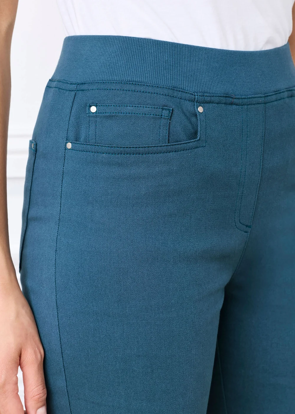Cotton Traders Kingfisher Premium Pull-On Twill Straight Leg Jeans - 8/L29 Image 4