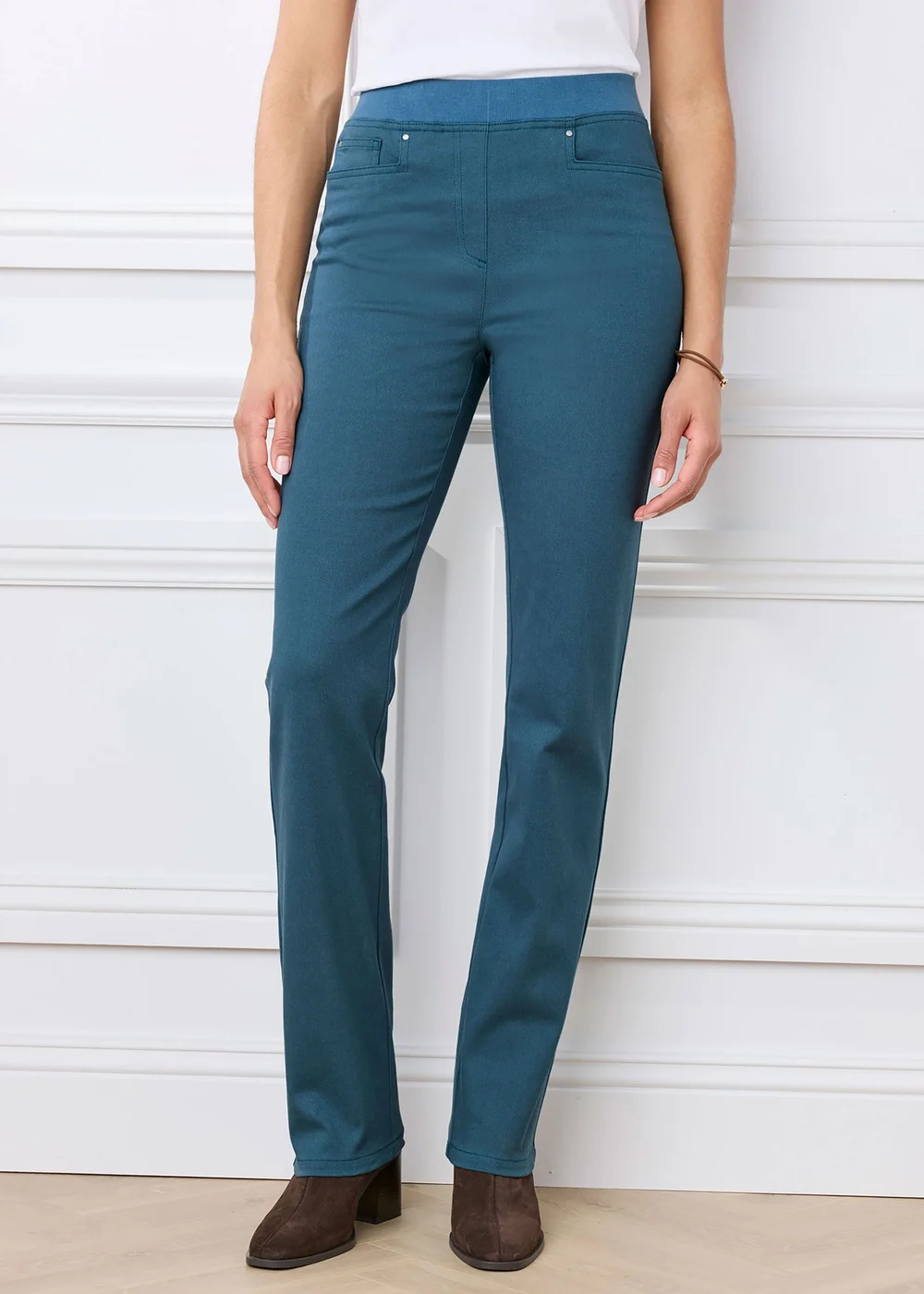 Cotton Traders Kingfisher Premium Pull-On Twill Straight Leg Jeans - 8/L29 Image 2